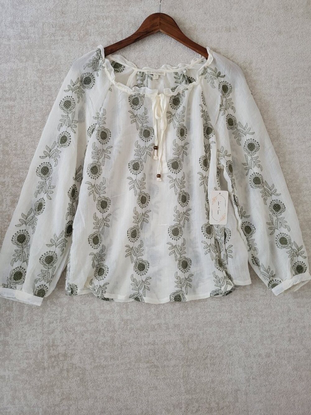 Figueroa & Flower Long Sleeve Embroidered Peasant Top Med Off White Green Ruffle